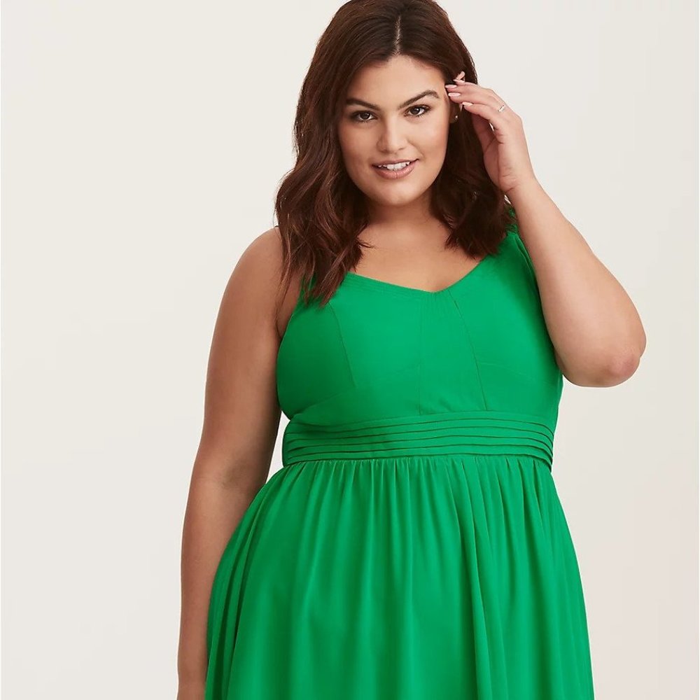 KELLY GREEN CHIFFON PLEATED SKATER DRESS